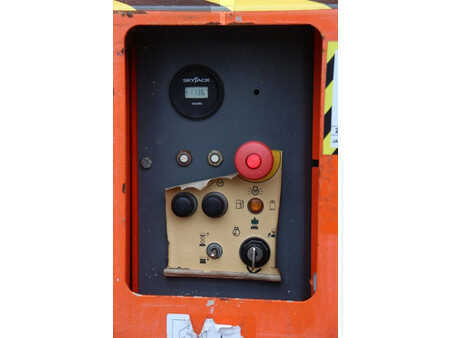 Saxliftar 2017  Skyjack SJ 6826RT (15)