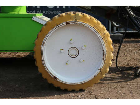 Piattaforme aeree articolate 2007  Niftylift HR 12 DE (10)