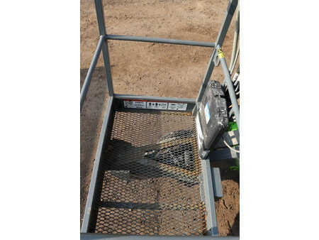 Piattaforme aeree articolate 2007  Niftylift HR 12 DE (13)