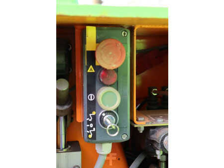 Piattaforme aeree articolate 2007  Niftylift HR 12 DE (18)