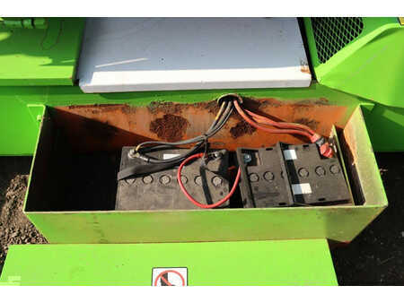 Piattaforme aeree articolate 2007  Niftylift HR 12 DE (19)