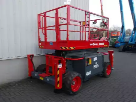 Podnośnik nożycowy 2018  Skyjack SJ6832RT (3)