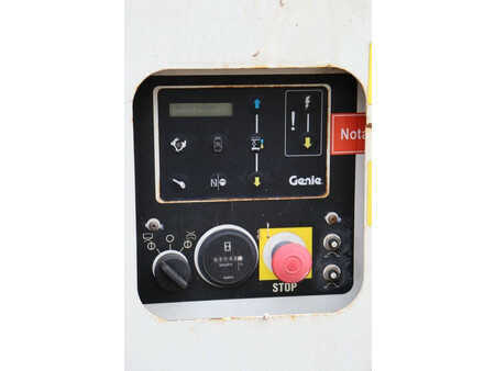 Piattaforme aeree a pantografo 2013  Genie GS-2669 (12)