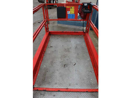 Piattaforme aeree a pantografo 2013  Genie GS-2669 (20)