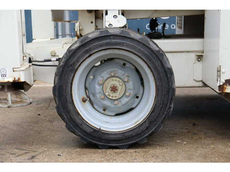 Piattaforme aeree a pantografo 2013  Genie GS-2669 (9)