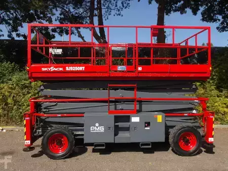 Levantamento tesoura 2015  Skyjack SJ9250 (1)