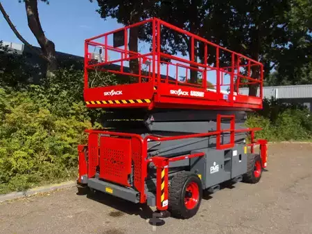Levantamento tesoura 2015  Skyjack SJ9250 (2)