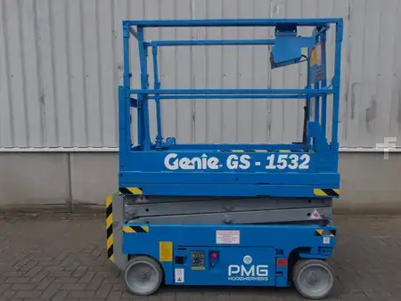 Pracovní plošina s nůžkovým zdvihem 2014  Genie GS-1532 (1)