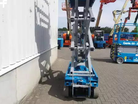 Pracovní plošina s nůžkovým zdvihem 2014  Genie GS-1532 (10)