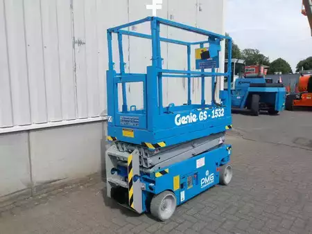 Pracovní plošina s nůžkovým zdvihem 2014  Genie GS-1532 (2)
