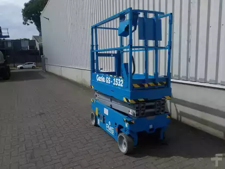 Pracovní plošina s nůžkovým zdvihem 2014  Genie GS-1532 (3)