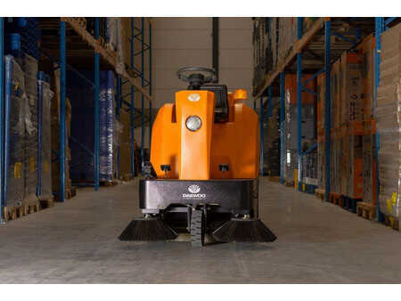 Veegmachine 2024  Daewoo Das80 Zit (13)