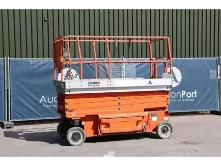 Scissors Lifts 2010  JLG 3246ES (1)