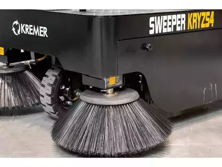 Pedestrian Sweeper 2025  Kremer KRYZS4 Zit (18)