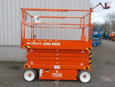 Piattaforme aeree a pantografo 2015  Skyjack SJ4626 (1)