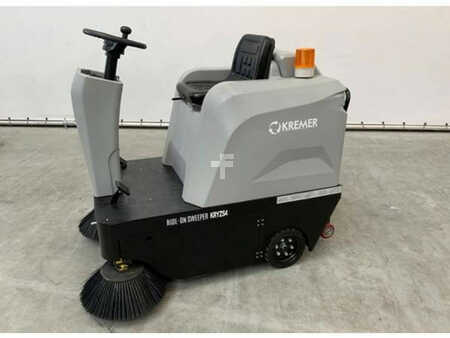 Pedestrian Sweeper 2024  Kremer Kryzs4 (1)