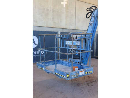 Gelenkteleskopbühne 2000  UpRight AB62RT (9)