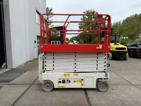 Scissors Lifts 2015  Genie GS-4047 (1)
