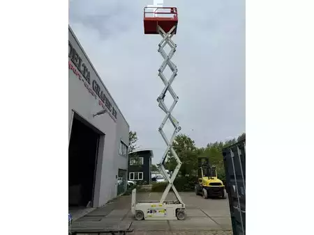 Scissors Lifts 2015  Genie GS-4047 (11)