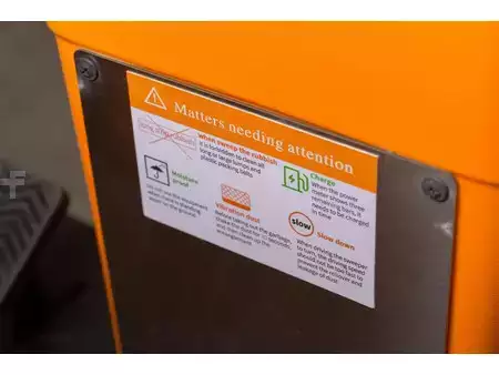 Veegmachine 2025  Daewoo Das80 Zit (11)