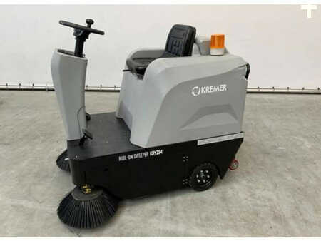 Pedestrian Sweeper 2024  Kremer Kryzs4 (1)