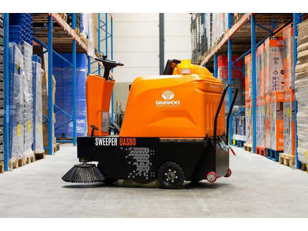 Pedestrian Sweeper 2024  Daewoo DAS80 Zit (1)