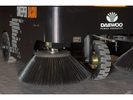 Pedestrian Sweeper 2024  Daewoo DAS80 Zit (14)