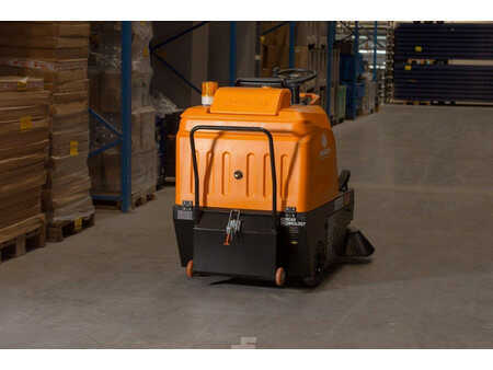Pedestrian Sweeper 2024  Daewoo DAS80 Zit (18)