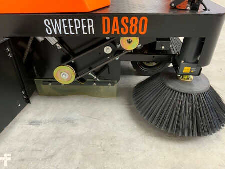 Pedestrian Sweeper 2024  Daewoo DAS80 Zit (21)