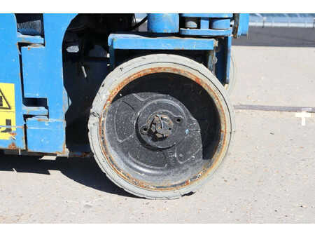 Scissor lift 2014  Genie GS-1532 (10)