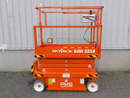 Saksinostimet 2017  Skyjack SJ3219 (1)