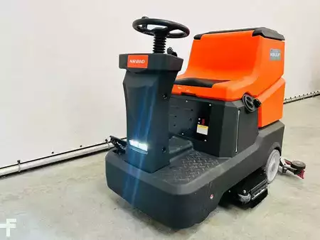 Veegmachine 2025  Noblelift NR810 (2)