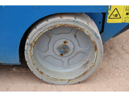 Scissors Lifts 2007  Genie GS-2032 (12)