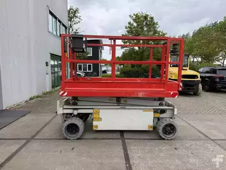 Scissors Lifts 2016  Holland-Lift HL84-E14 (1)