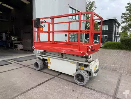 Scissors Lifts 2016  Holland-Lift HL84-E14 (2)