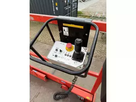 Scissors Lifts 2016  Holland-Lift HL84-E14 (23)