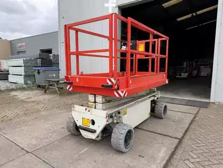 Scissors Lifts 2016  Holland-Lift HL84-E14 (5)