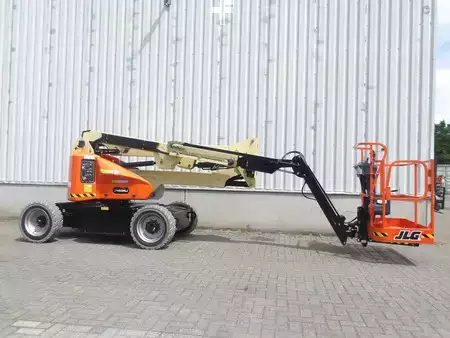 Articulating boom 2026  JLG E450AJ (1)