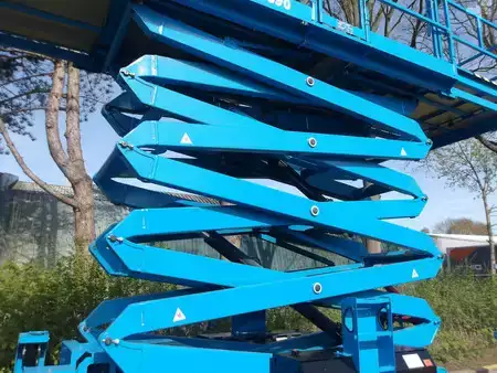 Ollós munka emelvény 2019  Genie GS-5390RT (11)