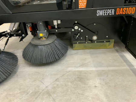 Pedestrian Sweeper 2024  Daewoo DAS100 (26)