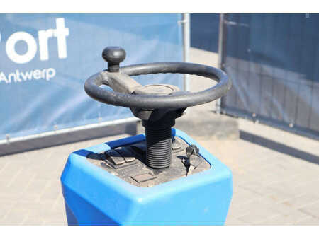 Sopmaskiner - TENNANT industrial floor sweeper (15)