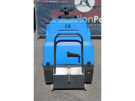 Kehrmaschine - TENNANT industrial floor sweeper (4)