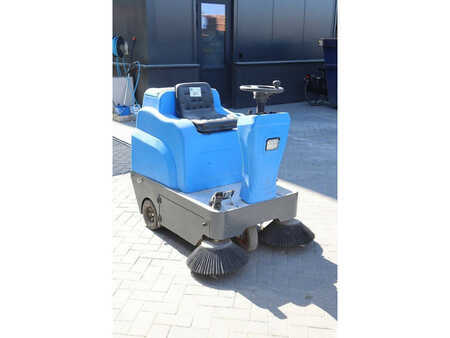 Kehrmaschine - TENNANT industrial floor sweeper (6)