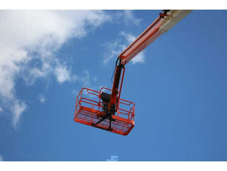 Podnośnik przegubowy - JLG 800AJ (27)