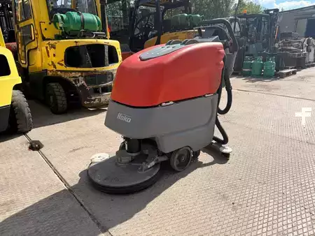 esfregador / secador 2018  Hako Scrubmaster B45 (1)