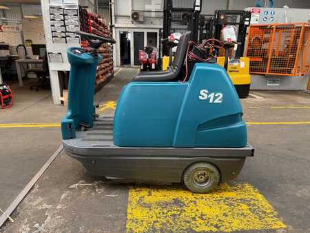 Pedestrian Sweeper 2019  Tennant S12 (1)