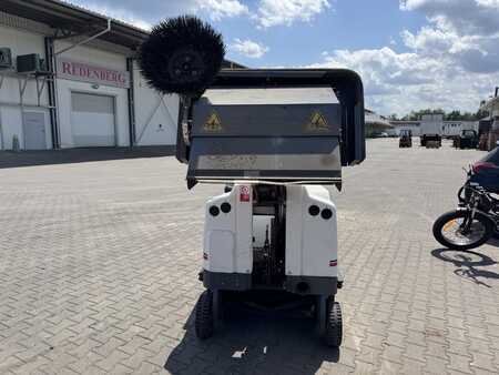Spazzatrici aspiratrici uomo a bordo 2015  Dulevo 1100 EH (16)