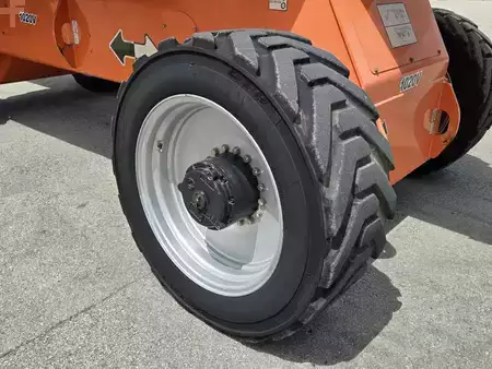 Plataforma Articulada 2007  JLG 1250AJP (11)