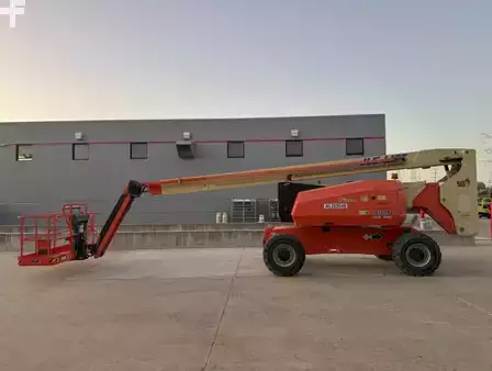 Plataforma Articulada 2019  JLG 800AJ (1)