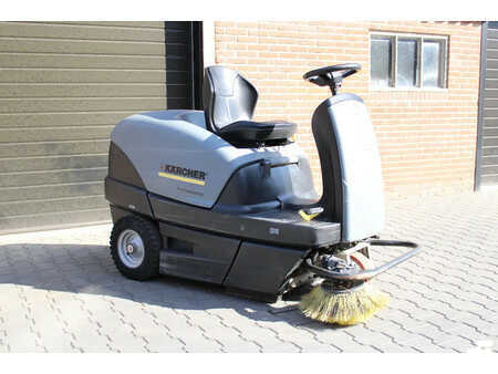 Máquina barredora 2013  Kärcher KM100/100 veegmachine elektrische met maar 585 uur (2)